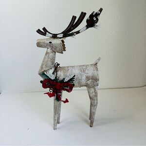 Metal Folk Art Reindeer Sculpture‎